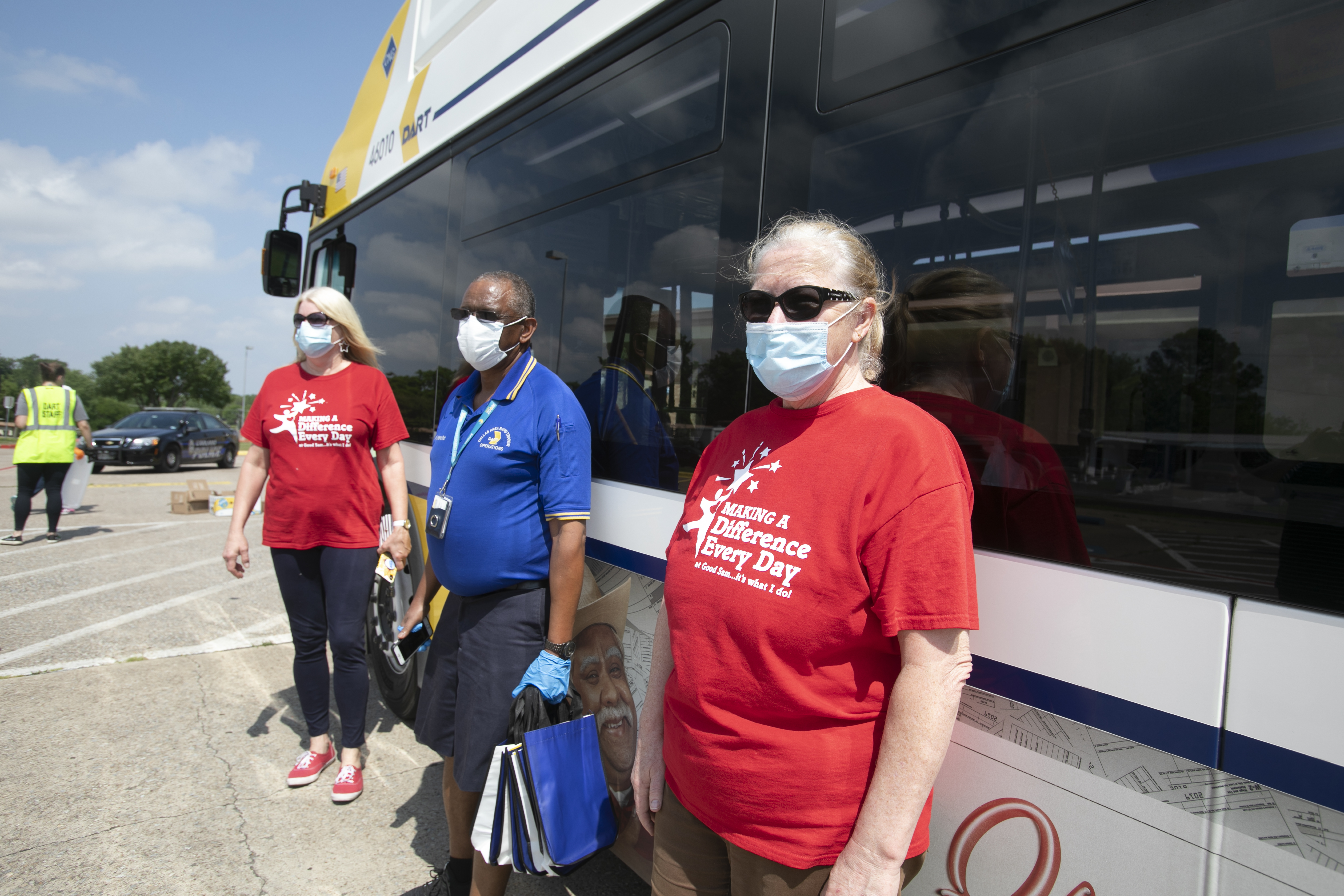 DART Buses Begin Delivering Meals to Garland Students